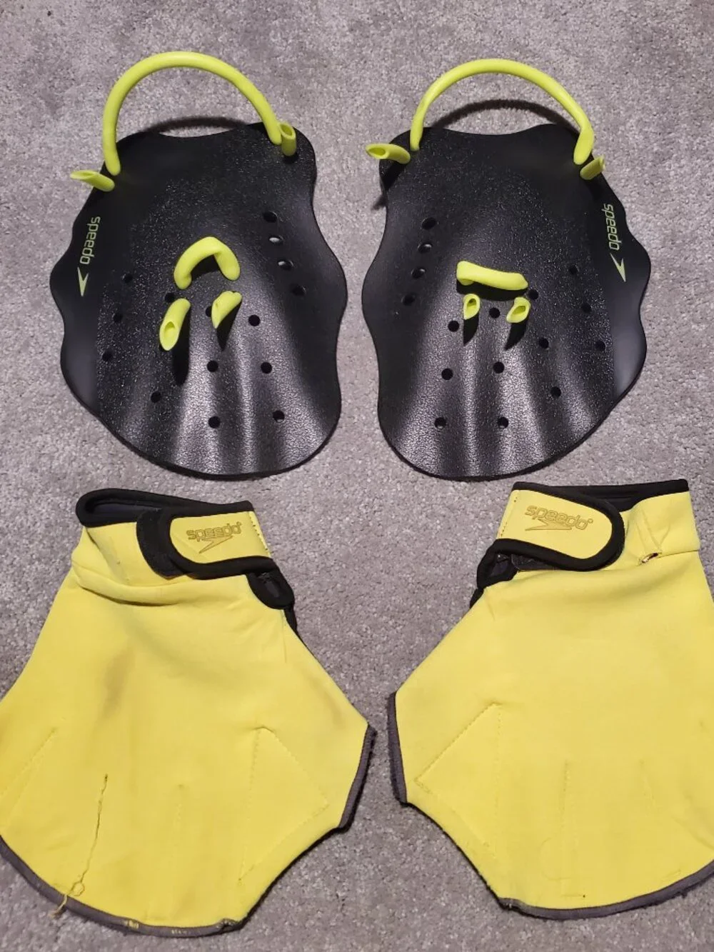Speedo hand paddles